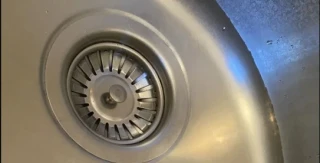 Očišćen sifon a sudopera i dalje zapušena