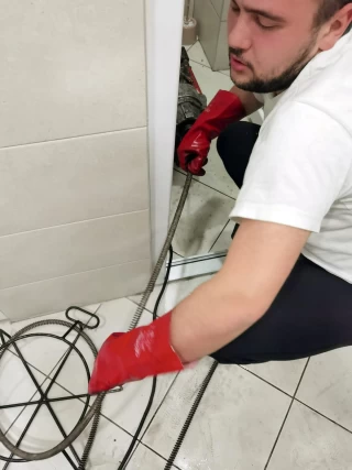 Otpušavanje wc šolje Otpušavanje wc šolje 2