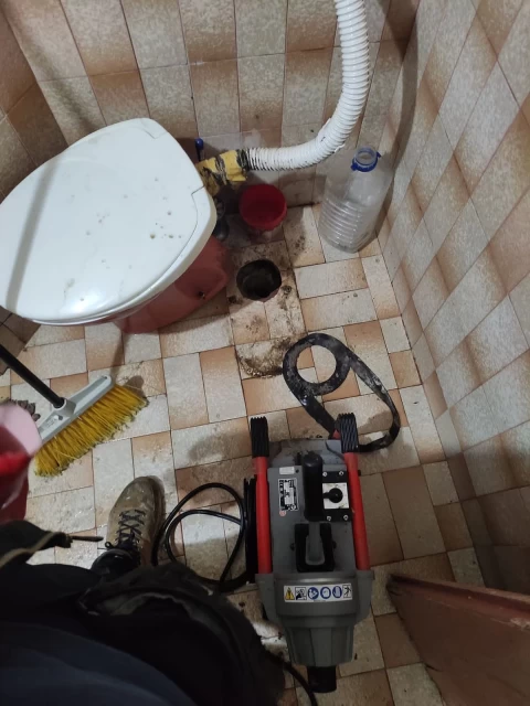 Otpušavanje wc šolje Otpušavanje wc šolje 5