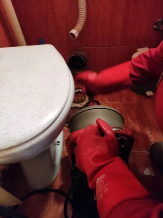 Otpušavanje wc šolje Otpušavanje wc šolje 3